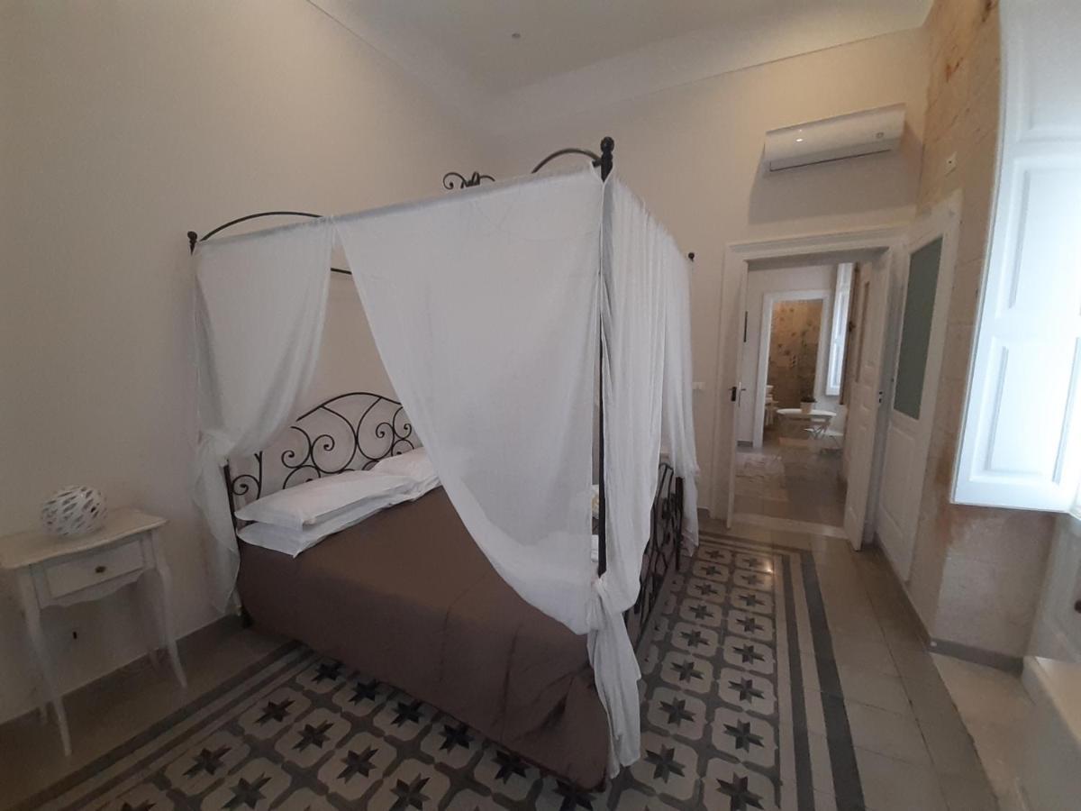 Bed and Breakfast Dimora Girolamo Поліньяно-а-Маре Екстер'єр фото
